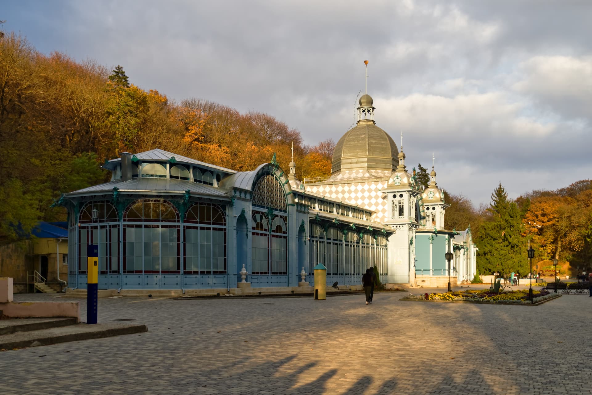 Пушкинская галерея в Курортном парке Железноводска